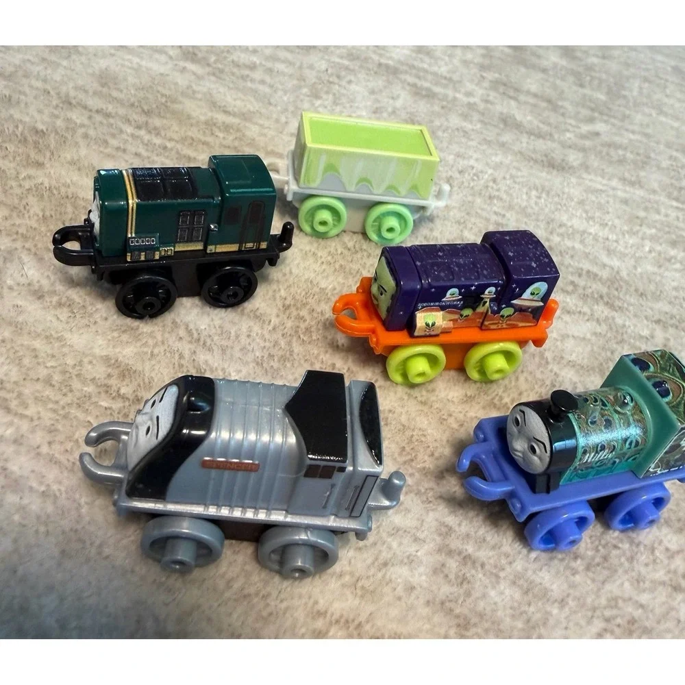 Thomas & Friends Minis Lot of 6 Trains‎ Spencer Diesel Alien Glow Wagon